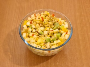 Фруктовый салат в ананасе