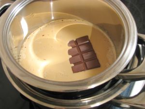 Шоколадно ореховый десерт