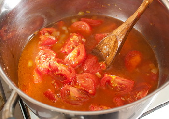 Холодный томатный суп со специями